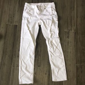 White skinny jeans